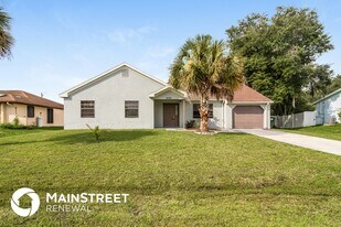 4055 Vermont Ln in North Port, FL - Building Photo