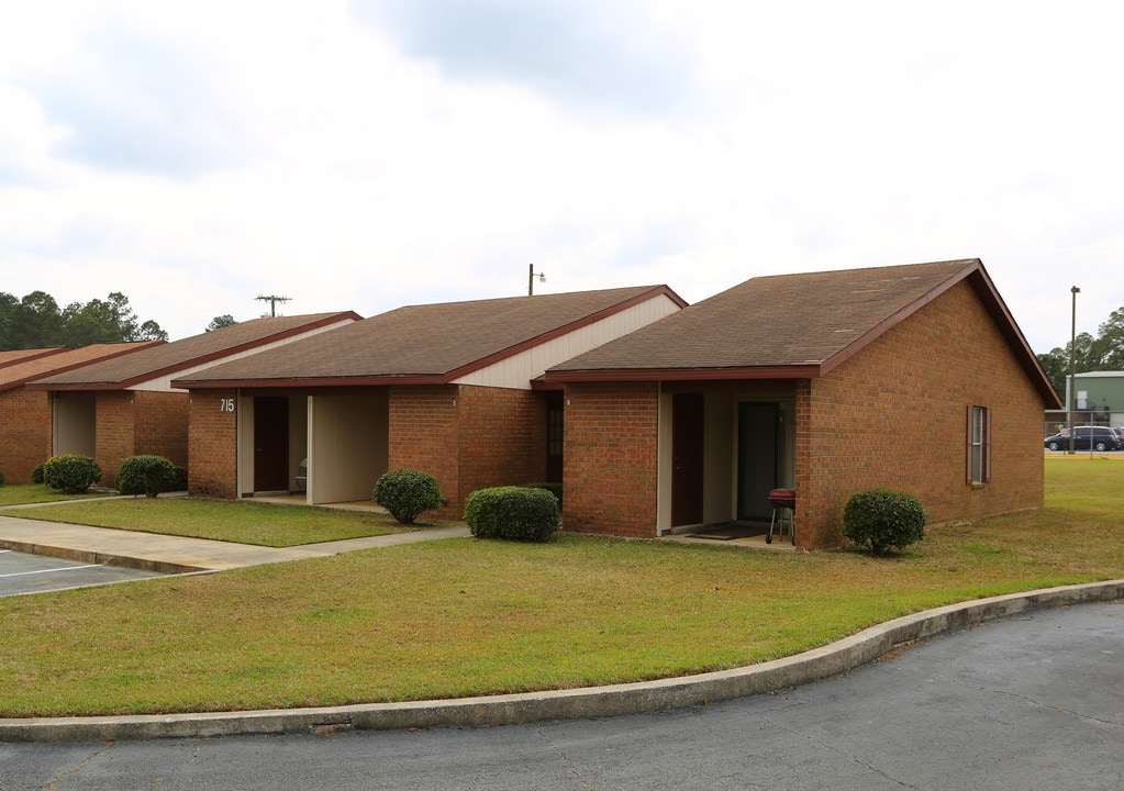 Pineland Apartments Moultrie, GA Apartments For Rent