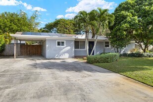 6918 Tradewind Way in Lantana, FL - Building Photo