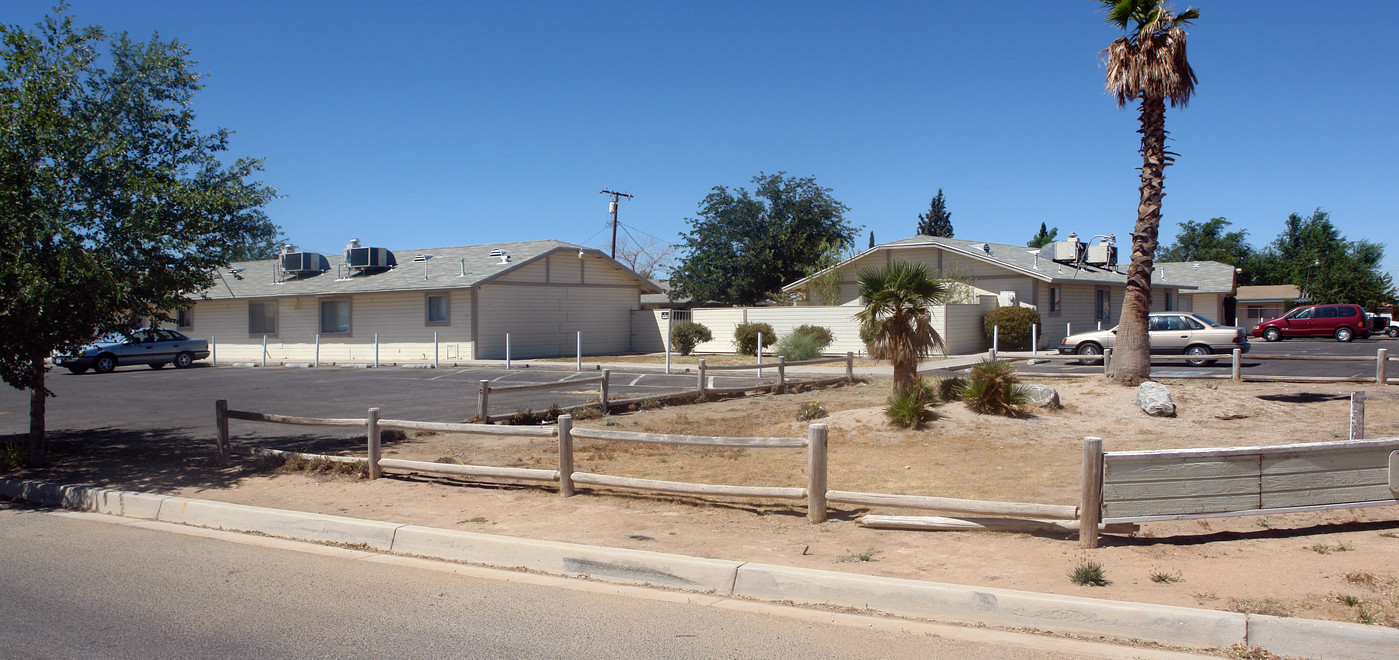 21601 Powhatan Rd in Apple Valley, CA - Building Photo