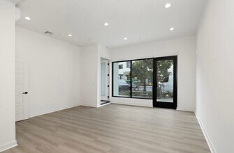 6130 Village Way in San Diego, CA - Building Photo - Building Photo