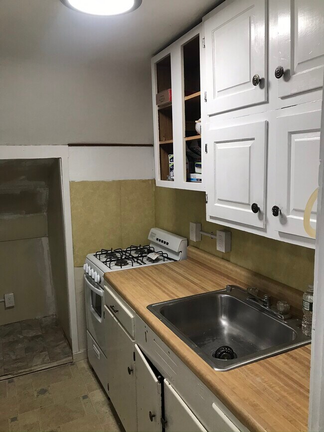 20 Railroad St, Unit 3 in Lancaster, NH - Foto de edificio - Building Photo