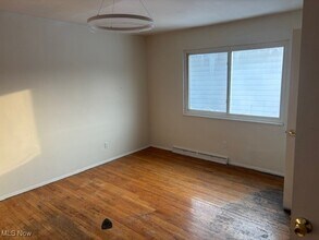 1670 Dominion Dr in Akron, OH - Building Photo - Building Photo