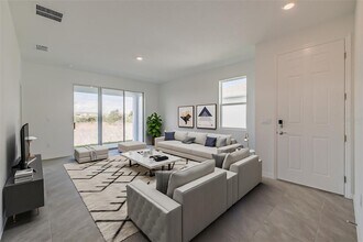 2395 Warren Acrs Blvd in Wesley Chapel, FL - Building Photo - Building Photo