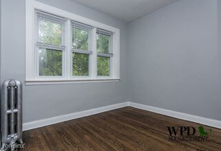 7639 S Colfax Ave in Chicago, IL - Building Photo - Building Photo