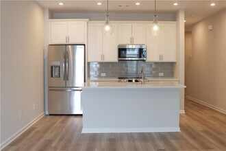 495 Crown Dr in Cartersville, GA - Building Photo - Building Photo