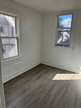 1918 E 123rd St, Unit 4 in Cleveland, OH - Building Photo - Building Photo