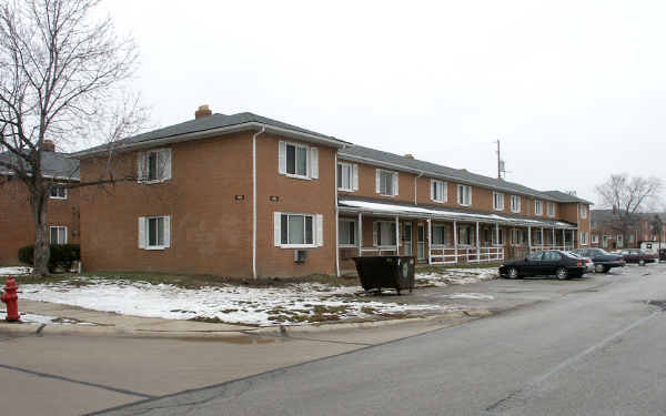 Banbury Village Condominium in Warrensville Heights, OH - Building Photo - Building Photo