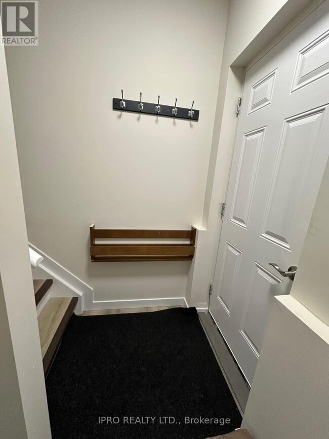 property at 899 Kettleridge St