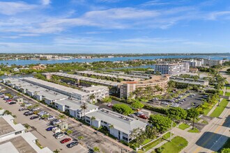 4201 S Ocean Blvd in South Palm Beach, FL - Building Photo - Building Photo