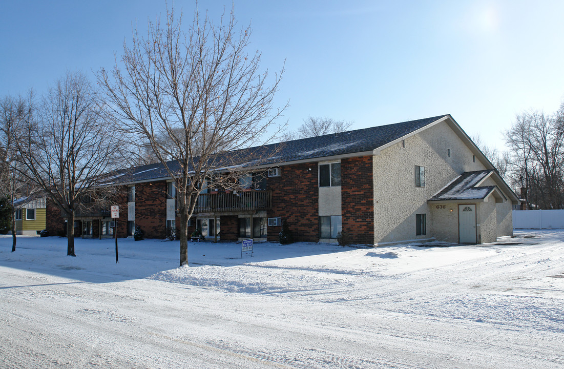 636 Harrison St in Anoka, MN - Foto de edificio