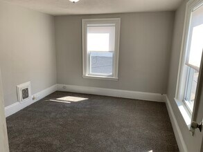 22 Greylock Rd, Unit 1 in Boston, MA - Building Photo - Building Photo