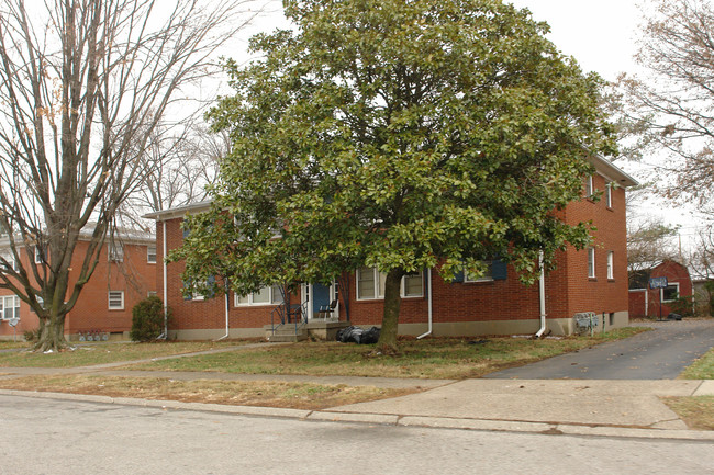 3407 Rowena Rd in Louisville, KY - Foto de edificio - Building Photo