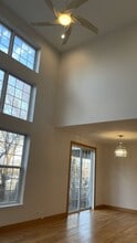 812 Stonewall Ct in Schaumburg, IL - Foto de edificio - Building Photo