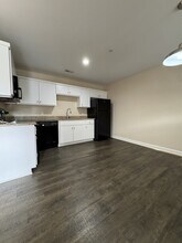 1154 Cross Creek Cir in Greenville, NC - Building Photo - Building Photo