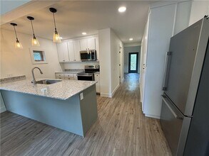 1111 S Ray Ave in Fayetteville, AR - Building Photo - Building Photo