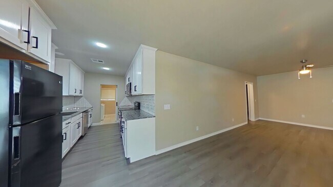 1720 NW Cherry Ave in Lawton, OK - Building Photo - Building Photo