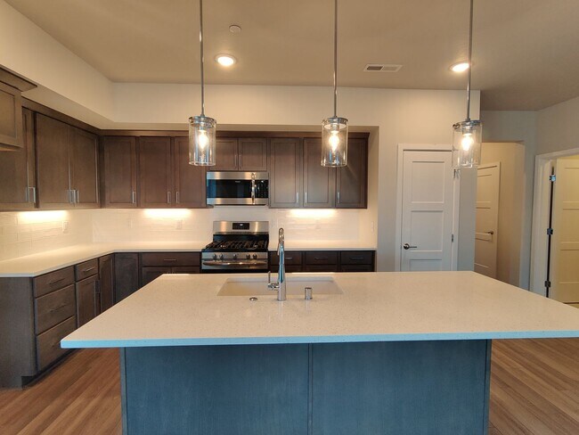 4754 Vlg Vw St in Richland, WA - Building Photo - Building Photo