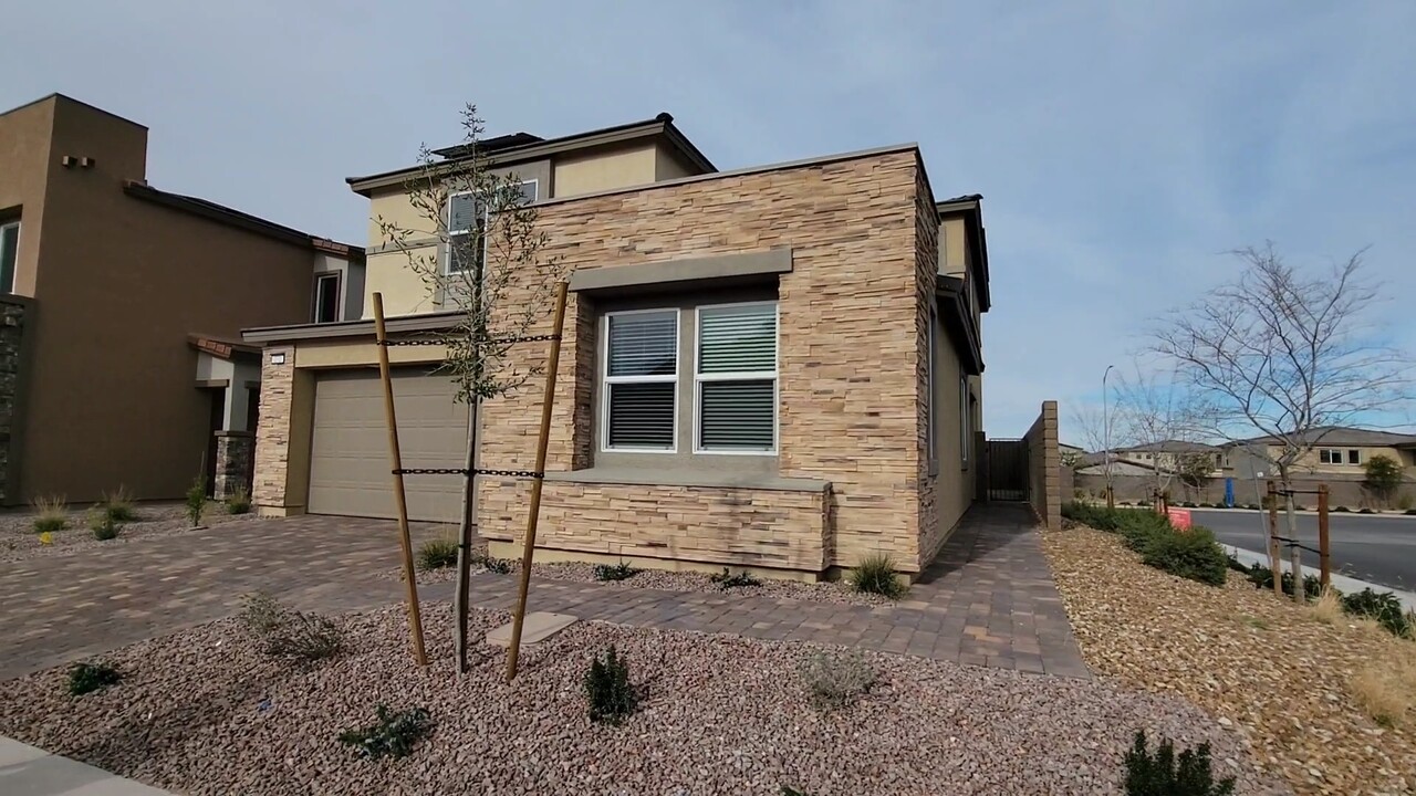 277 Mount Barcroft Dr, Unit #2 in Henderson, NV - Building Photo