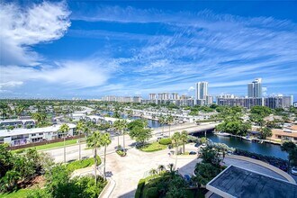 2500 Parkview Dr in Hallandale Beach, FL - Building Photo - Building Photo