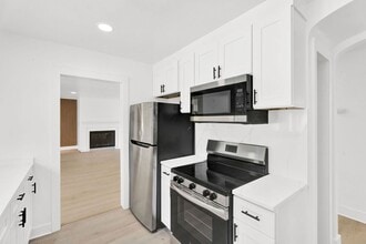 2590 Walnut Lake Rd in West Bloomfield Township, MI - Building Photo - Building Photo