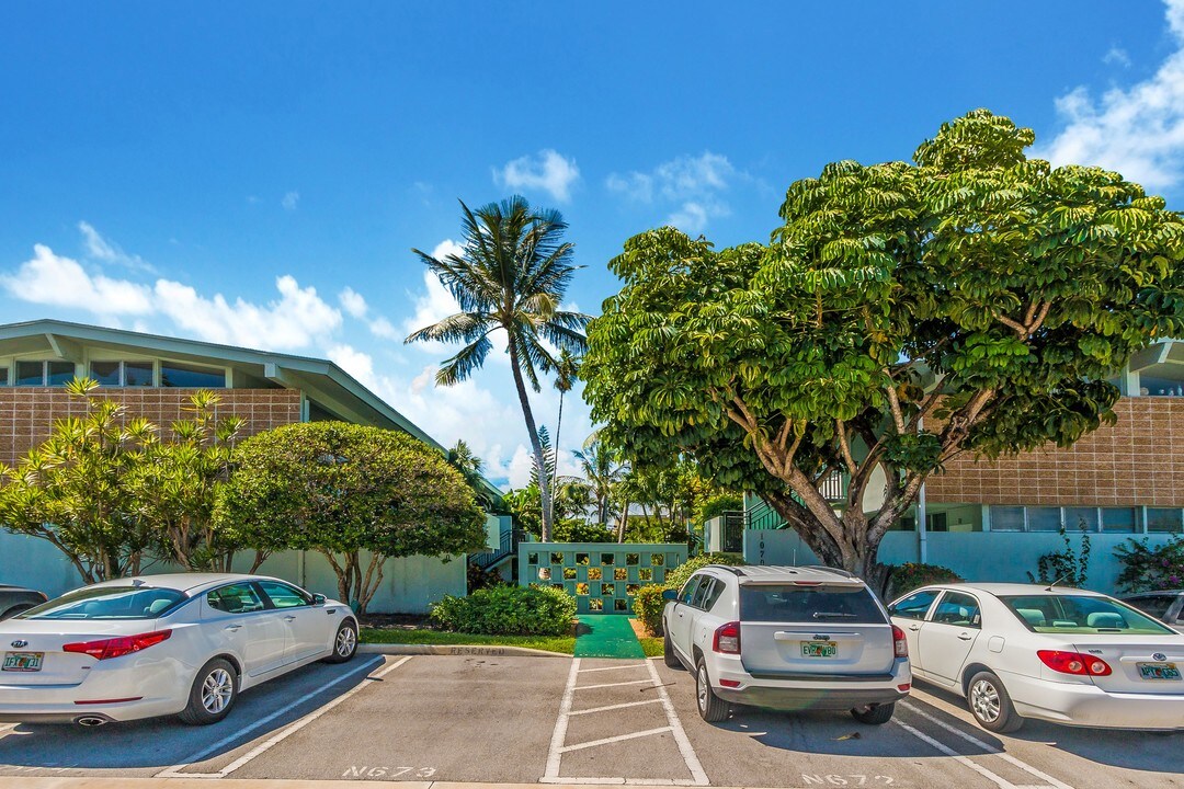 1060-1080 98th St in Bay Harbor Islands, FL - Building Photo