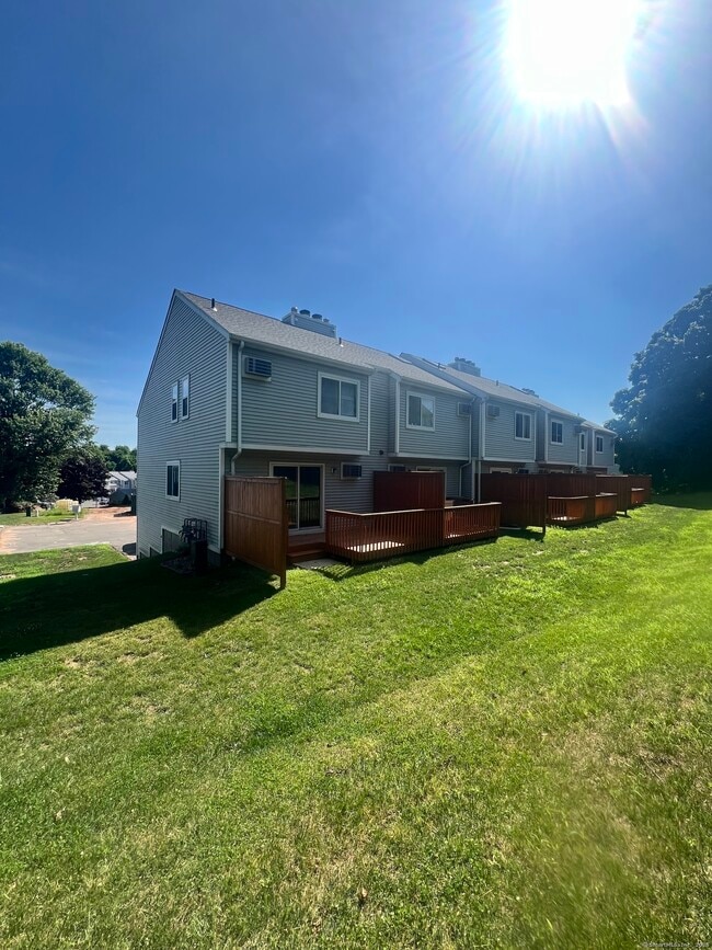 70 Old Town Rd in Vernon, CT - Building Photo - Building Photo
