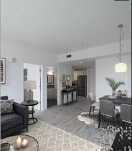 1229 S Kingsley Dr in Los Angeles, CA - Building Photo - Interior Photo