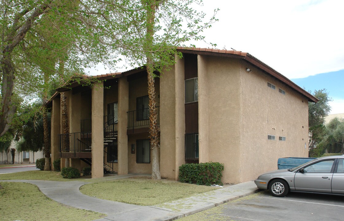 4744 Elk Springs Ave in Las Vegas, NV - Building Photo