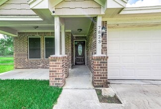 7823 Pleasant Ave in Alvin, TX - Building Photo - Building Photo