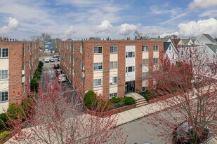 Central Court Condominiums in Everett, MA - Building Photo
