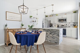 6818 68th Way in West Palm Beach, FL - Foto de edificio - Building Photo