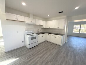 7430 Claiborne St in Houston, TX - Building Photo - Building Photo