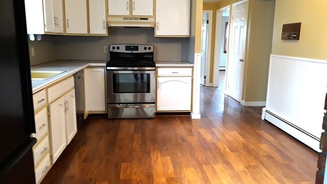 217 Oaklawn Ave in Cranston, RI - Foto de edificio - Building Photo