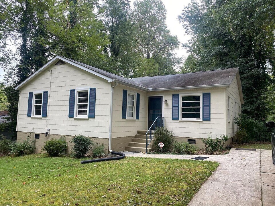 566 Mulberry Ln in Gainesville, GA - Building Photo