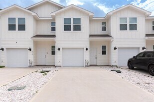 8706 Meadow Flower Ln in Pensacola, FL - Building Photo