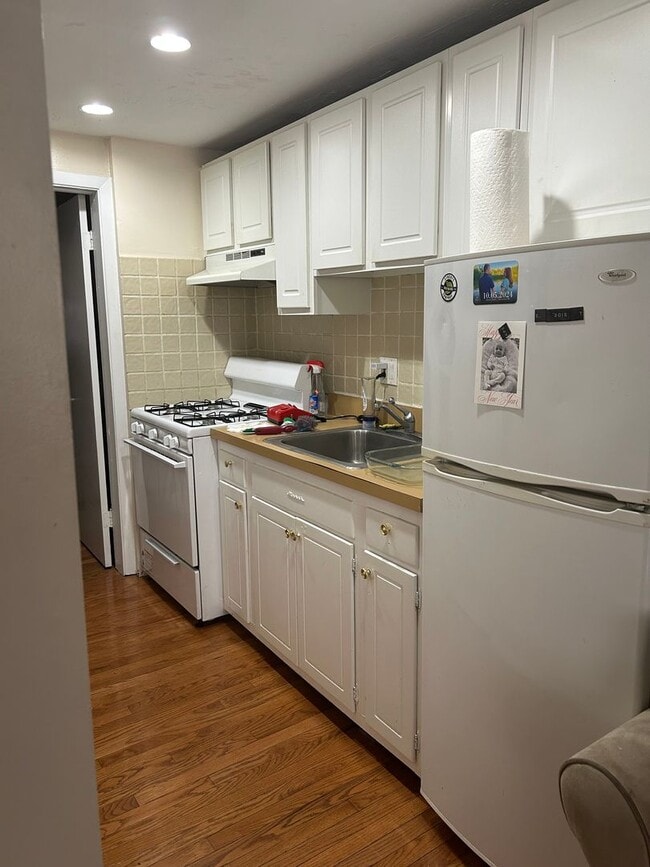 property at 723 S 4th St