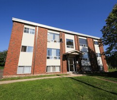 Pine Glen Apartments in Riverview, NB - Building Photo