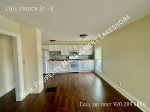1103 Oregon St in Oshkosh, WI - Building Photo - Building Photo