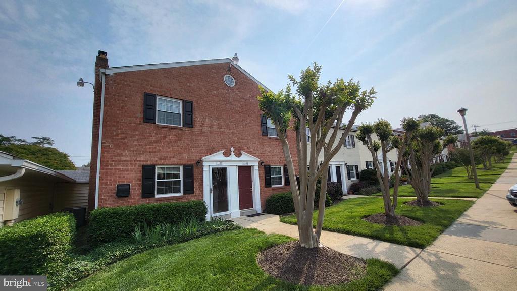 11150 Rock Garden Dr in Fairfax, VA - Building Photo