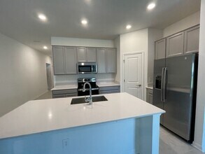 844 Ofanto Wy in Haines City, FL - Building Photo - Building Photo