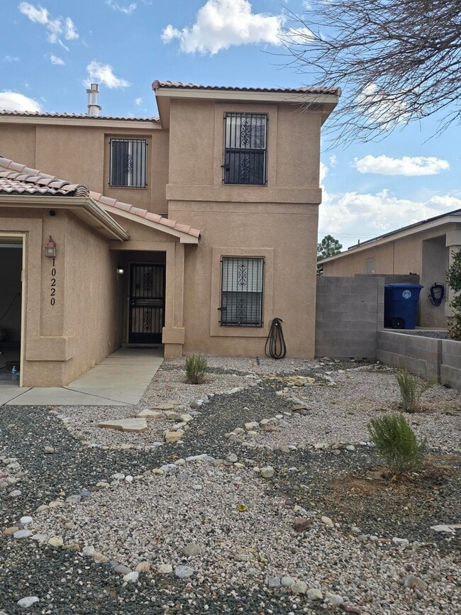 10220 Teal Rd SW in Albuquerque, NM - Building Photo - Building Photo