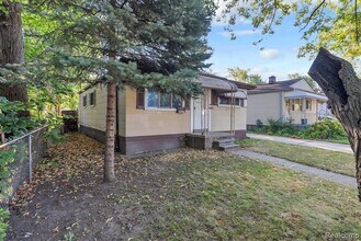 5627 Gertrude St in Dearborn Heights, MI - Building Photo - Building Photo