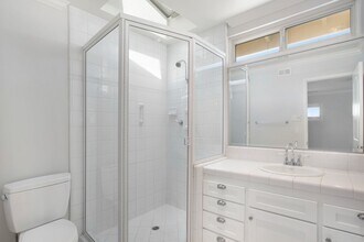 9091 Aloha Dr in Huntington Beach, CA - Foto de edificio - Building Photo