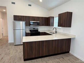 2701 Brownjay Rd, Unit Apt3 in Weslaco, TX - Building Photo - Building Photo