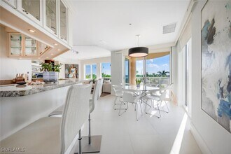 4501 Gulf Shore Blvd N in Naples, FL - Foto de edificio - Building Photo