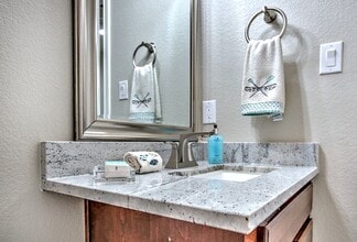 Towne Square Condos in Granbury, TX - Building Photo - Building Photo