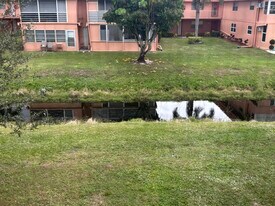 596 Saxony M in Delray Beach, FL - Building Photo