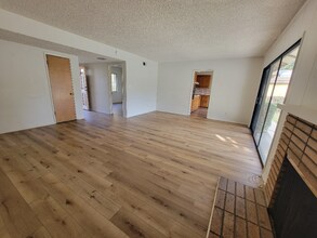 13550 Leadwell St in Los Angeles, CA - Building Photo - Building Photo