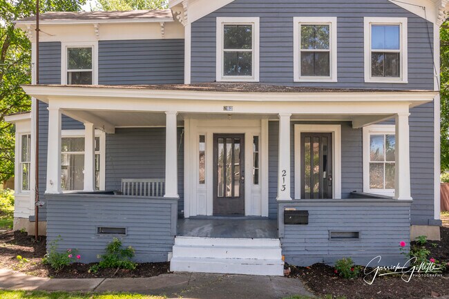 213 N Main St in Sandwich, IL - Building Photo - Building Photo